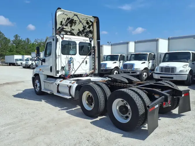 2016 FREIGHTLINER/MERCEDES CASCADIA 125