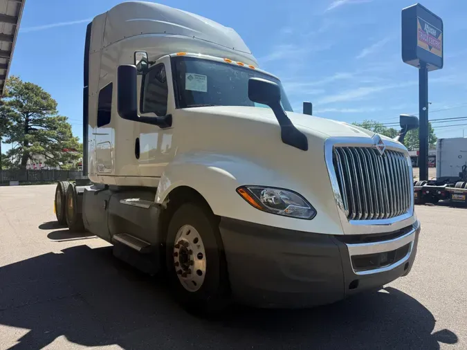 2022 International LT625