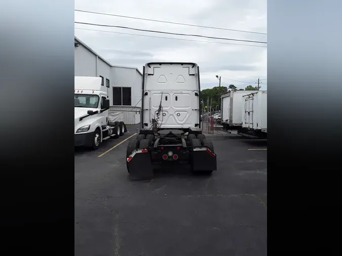 2018 FREIGHTLINER/MERCEDES CASCADIA 125
