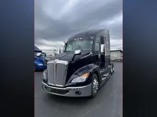 2025 Kenworth T680