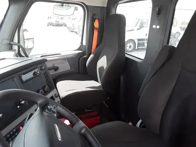 2020 FREIGHTLINER NEW CASCADIA 126