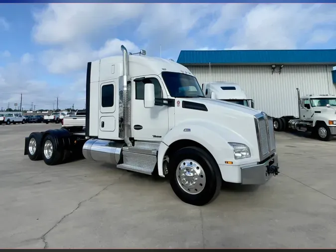 2020 KENWORTH T880