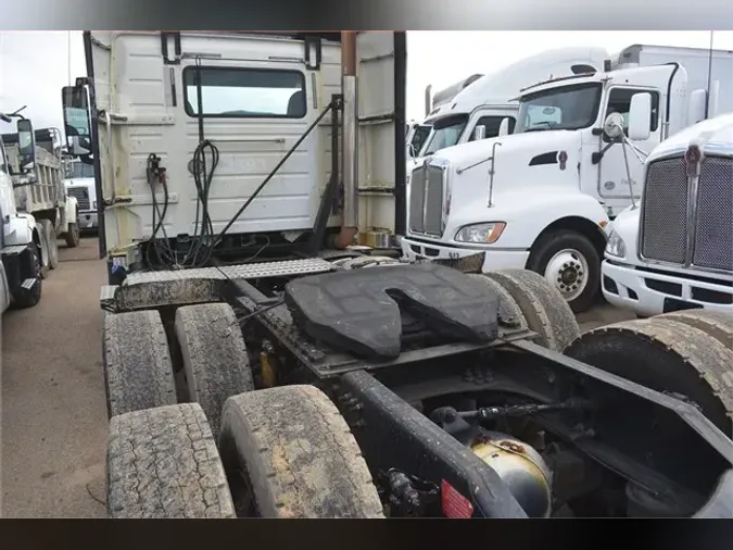 2016 VOLVO VNL64T300