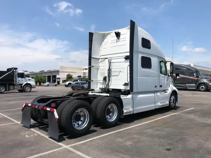 2023 VOLVO VNL64T860