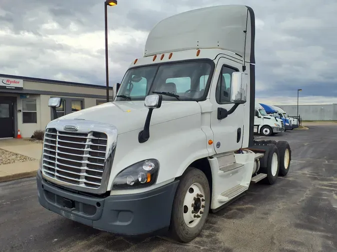 2018 FREIGHTLINER/MERCEDES CASCADIA 125d8a3ef734deab43261d9ee5192a603e6