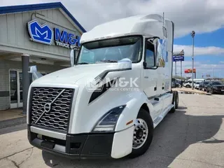 2020 VOLVO VNL64T760