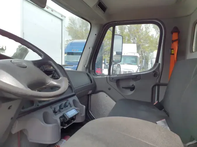 2018 FREIGHTLINER M2 106