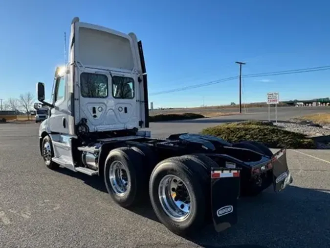 2025 Freightliner PE116DC