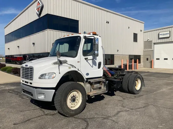 2016 Freightliner M2 106
