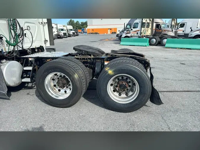2021 Freightliner Cascadia 126