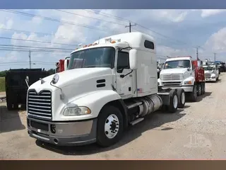 2015 MACK PINNACLE CXU613