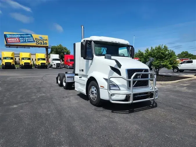 2023 VOLVO VNR64T300d8adbaf8dc1add8510c92f16a2eccb25