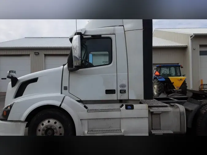 2018 Volvo VNL300