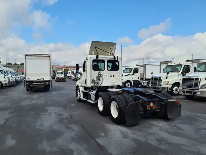 2018 FREIGHTLINER NEW CASCADIA PX12664