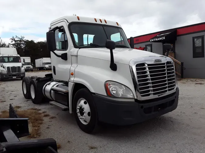 2016 FREIGHTLINER/MERCEDES CASCADIA 125