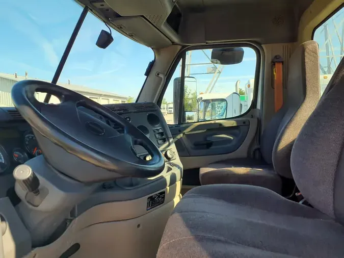 2019 FREIGHTLINER CASCADIA 125
