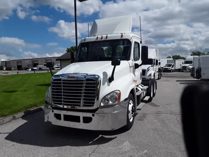 2016 FREIGHTLINER/MERCEDES CASCADIA 125d8b461efe3b1c9b7c0911db89dd74a5c