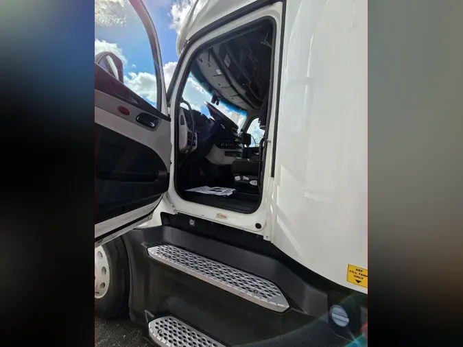 2022 Peterbilt 579d8bb75f9caf488f2af93a5c97f61f0f7