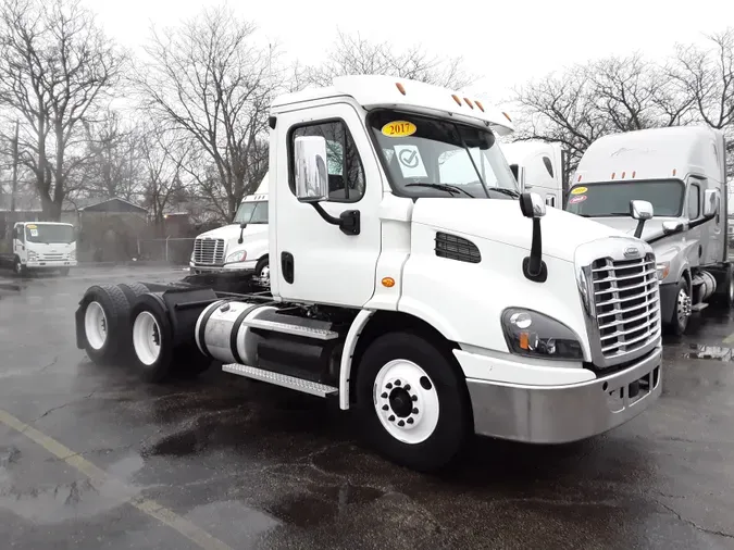 2017 FREIGHTLINER/MERCEDES CASCADIA 113