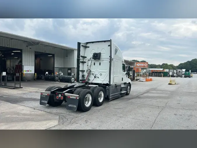 2022 Freightliner Cascadia 126