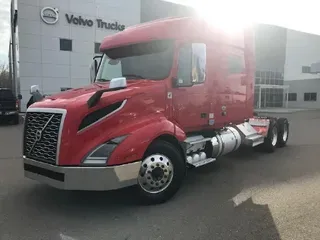 2019 VOLVO VNL64T740