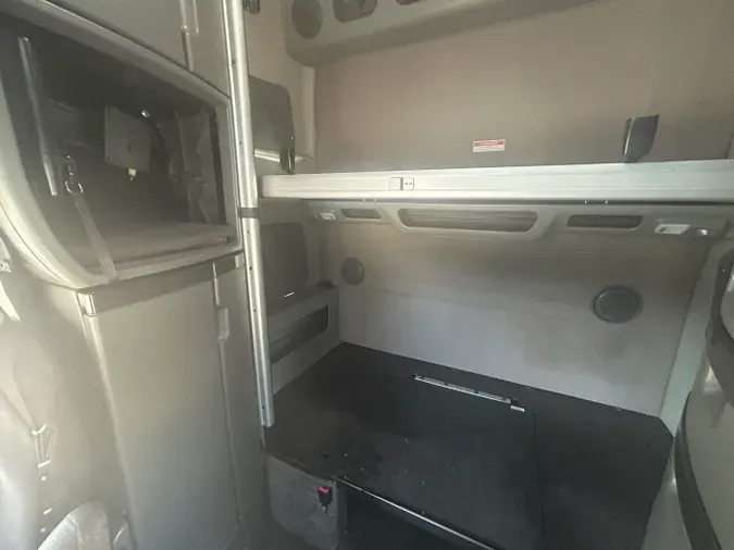 2021 Volvo VNL 860