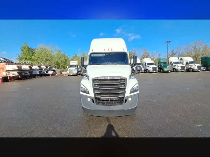2023 Freightliner Cascadia 126