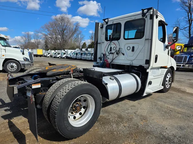 2019 FREIGHTLINER/MERCEDES NEW CASCADIA 116