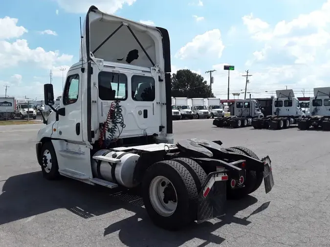 2017 FREIGHTLINER/MERCEDES CASCADIA 125d8c35bd3dc3df554a46e5bfc6abdcc27