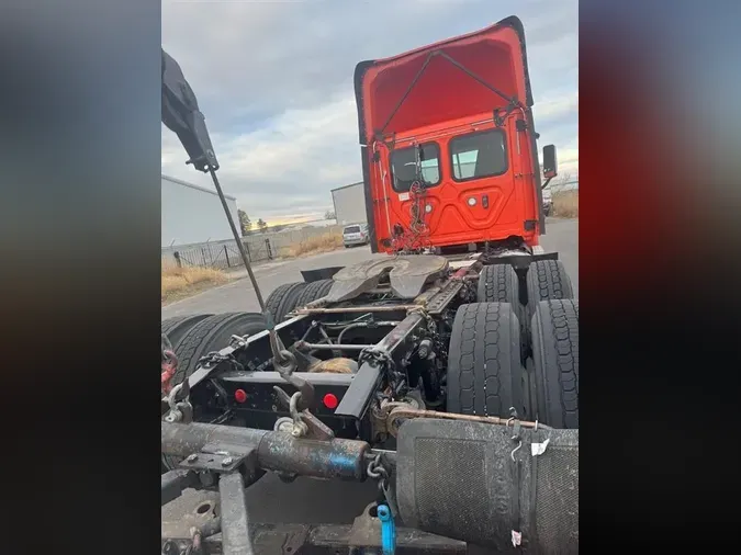 2018 FREIGHTLINER/MERCEDES CASCADIA 125