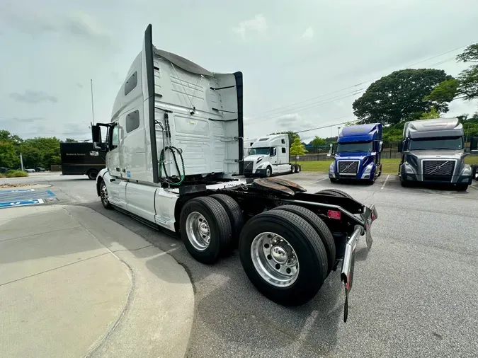 2024 Volvo VNL64T760