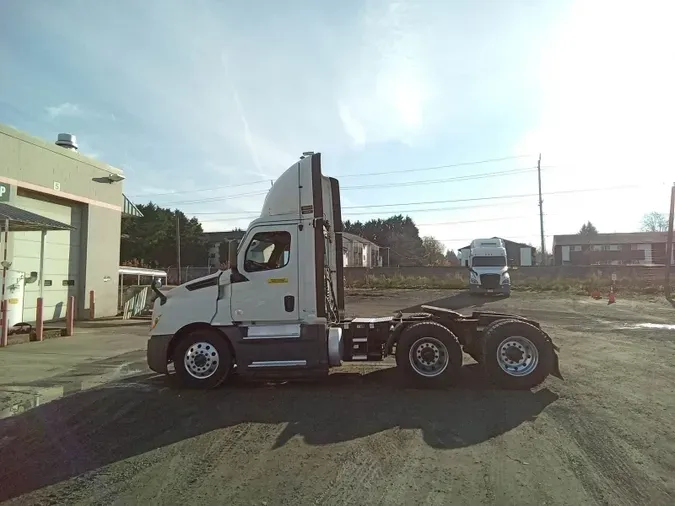 2019 Freightliner Cascadia 126d8c549901066b247b67a182bc56f3a1b