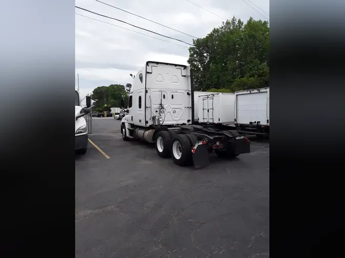 2018 FREIGHTLINER/MERCEDES CASCADIA 125