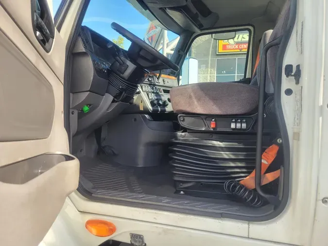 2020 International LT625