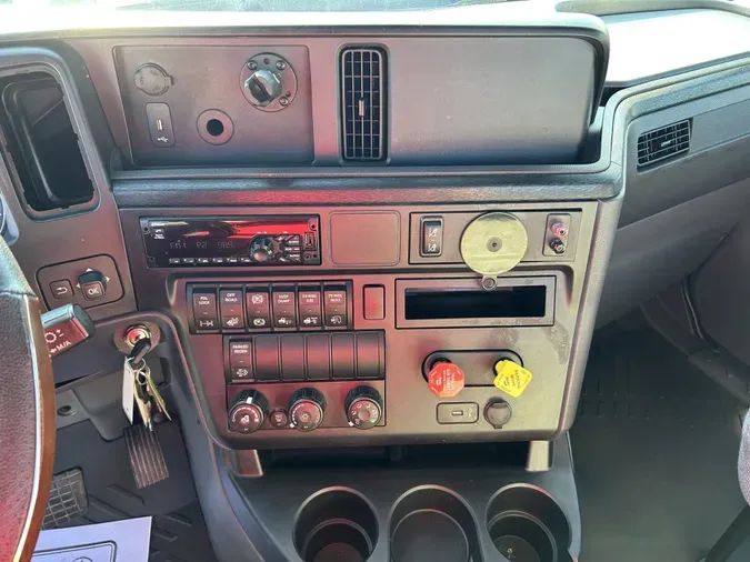 2020 International LT625