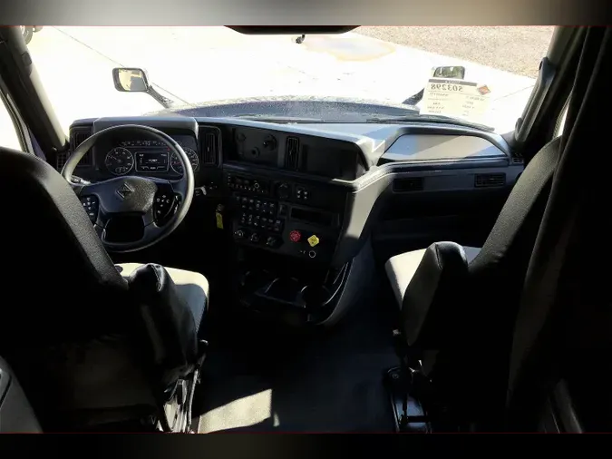 2022 INT LT625 6x4