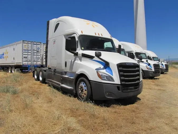 2020 FREIGHTLINER CA126