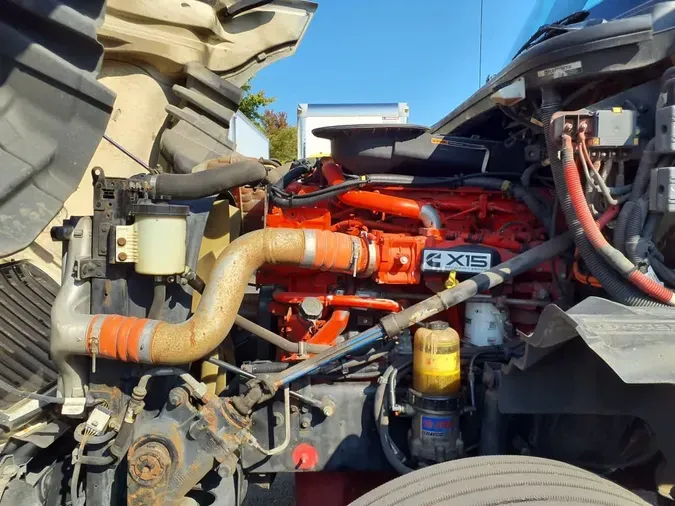 2019 NAVISTAR INTERNATIONAL LT625 SLPR CAB