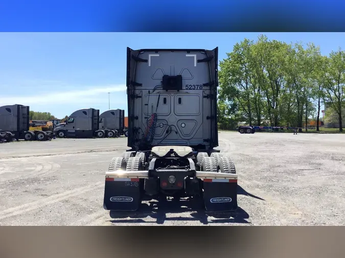 2022 Freightliner Cascadia 126