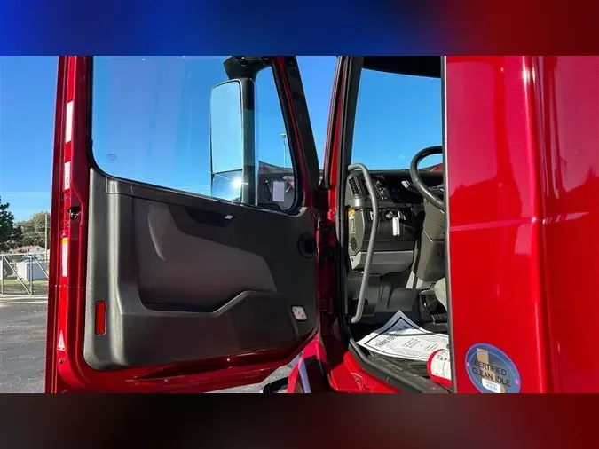 2022 VOLVO VNL64T300d8d31ff18f97fc5bec3654cde784517b