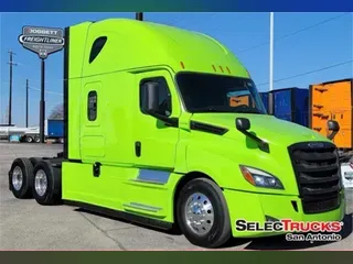 2020 Freightliner CASCADIA 126