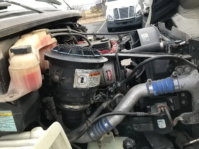 2015 FREIGHTLINER M2