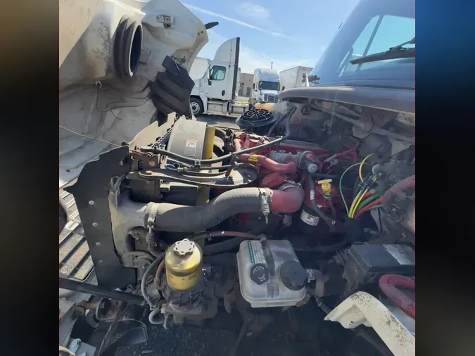 2018 FREIGHTLINER/MERCEDES M2 106