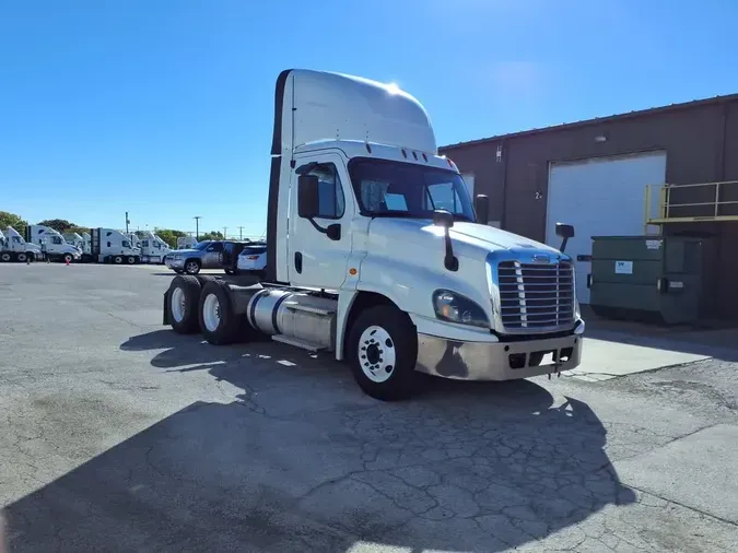 2020 FREIGHTLINER/MERCEDES CASCADIA 125