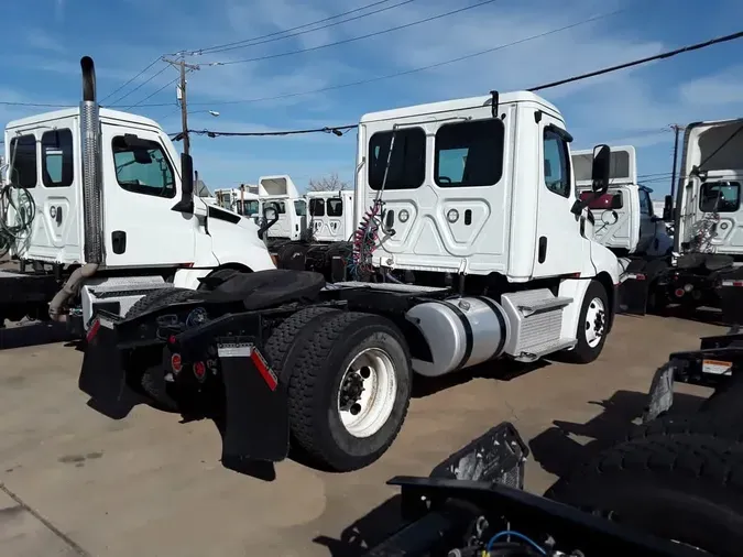 2020 FREIGHTLINER/MERCEDES NEW CASCADIA 126