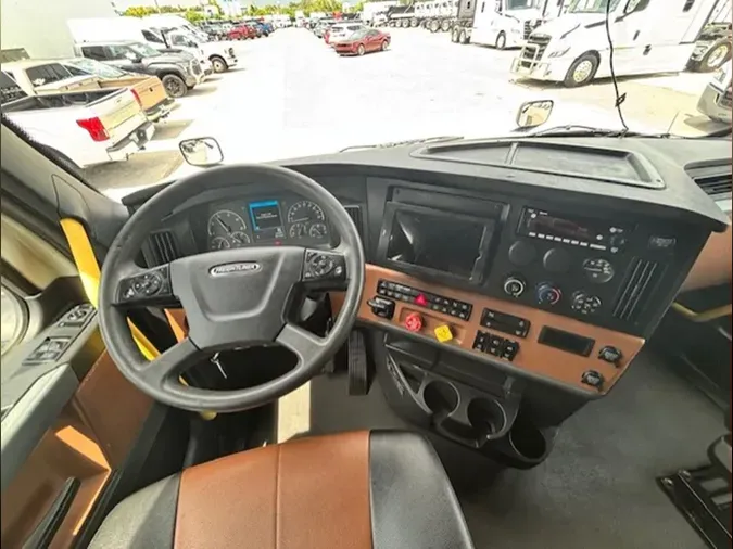 2022 Freightliner PT126SLP