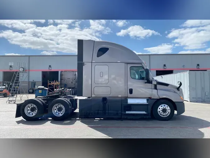 2024 Freightliner Cascadia 126