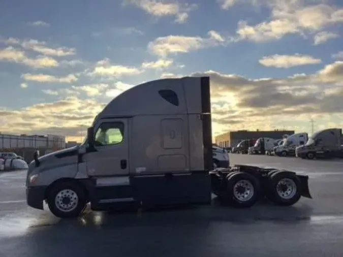 2020 Freightliner Cascadia