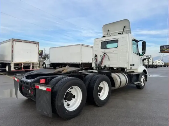 2019 VOLVO VNL64T-300d8f3301d6e507cfe6176b890c87bd03c