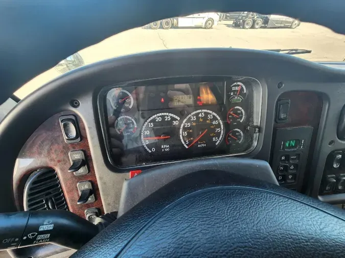 2016 FREIGHTLINER M2106